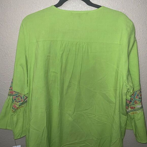 NWT Calessa Top Green Embroireded split Round neck 3/4 sleeve size 1X - Picture 6 of 6